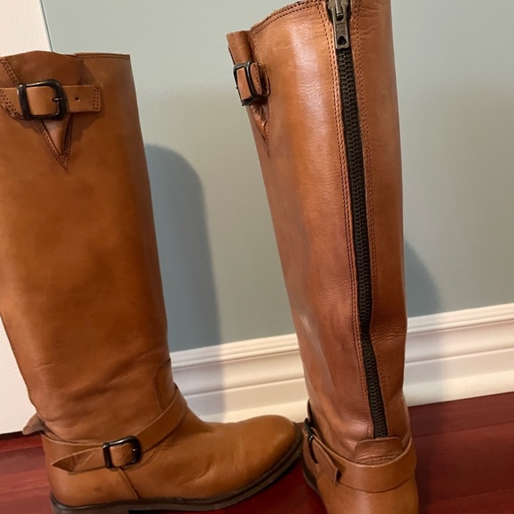 EUC- Gorgeous genuine leather riding boots - Picture 3 of 3